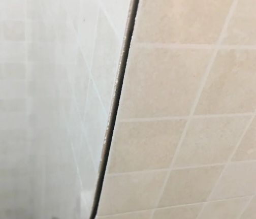 南昌市瓷砖空鼓维修公司分享阳台瓷砖脱落的修复过程可以分为以下几个步骤